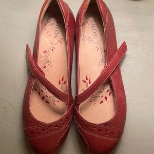 Taos Mary Jane Shoes
